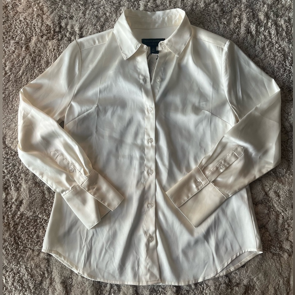 NWT Banana Republic Ivory Satin Button Down Shirt